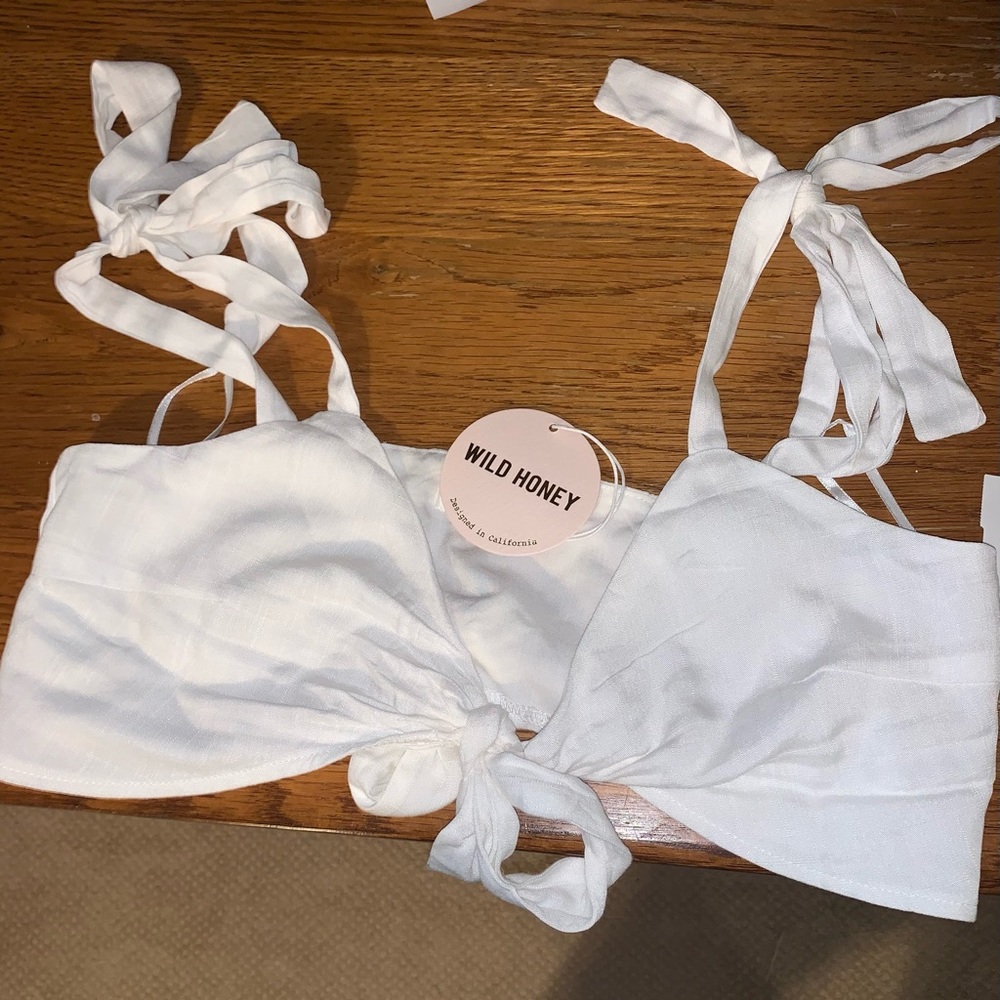 Brand new with tags SUPER adorable crop top